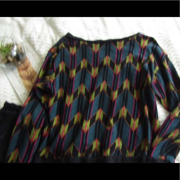 Divided H&M Sweatshirt With Cute Design Crew Neck - Picture 6 of 7